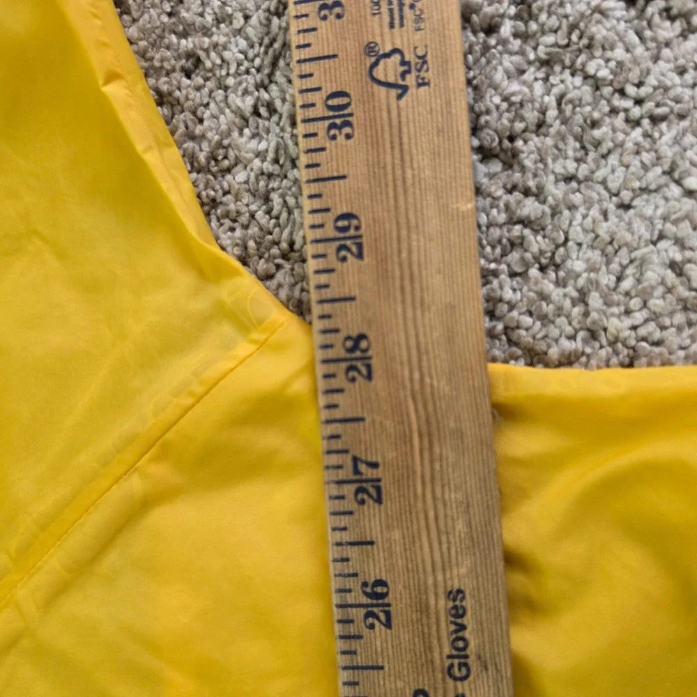 VINTAGE Helly Hansen Packable Windbreaker Jacket Mens XL Yellow Outdoor Rain
